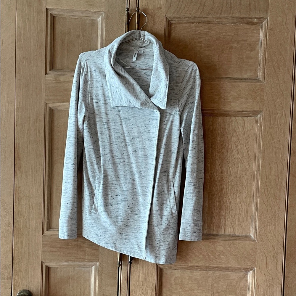 Beautiful Kensie Light Grey Jacket, Size M